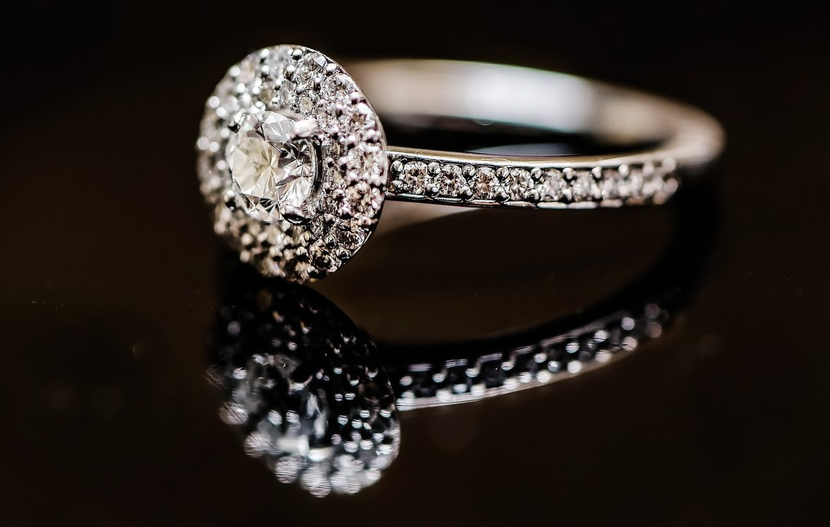 Detalle de anillo de la galería del Mandarín Oriental